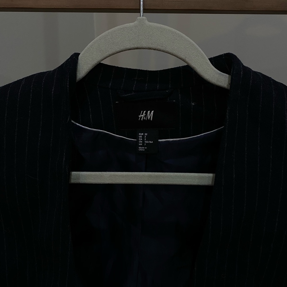 H&M Blazer - Picture 3 of 3